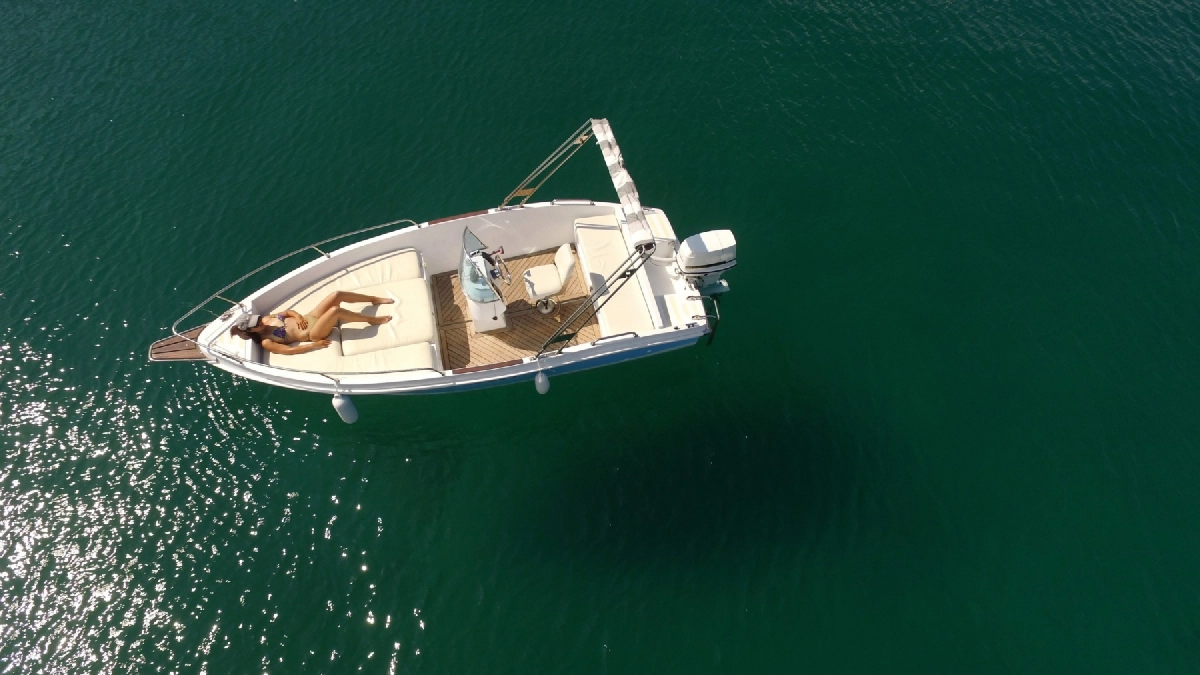 Istra Nautika Boat for Rent - Elan 18 CC
